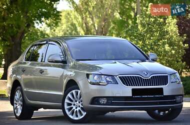 Ліфтбек Skoda Superb 2013 в Дніпрі