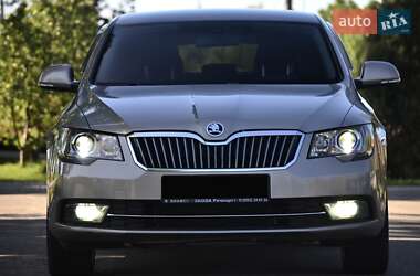 Лифтбек Skoda Superb 2013 в 