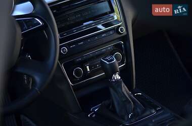Лифтбек Skoda Superb 2013 в 