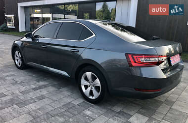 Лифтбек Skoda Superb 2017 в 