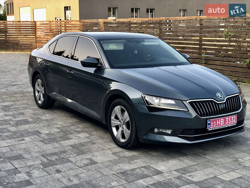 Лифтбек Skoda Superb 2017 в Тячеве