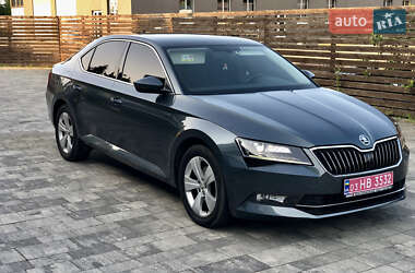 Лифтбек Skoda Superb 2017 в 