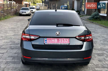 Лифтбек Skoda Superb 2017 в 