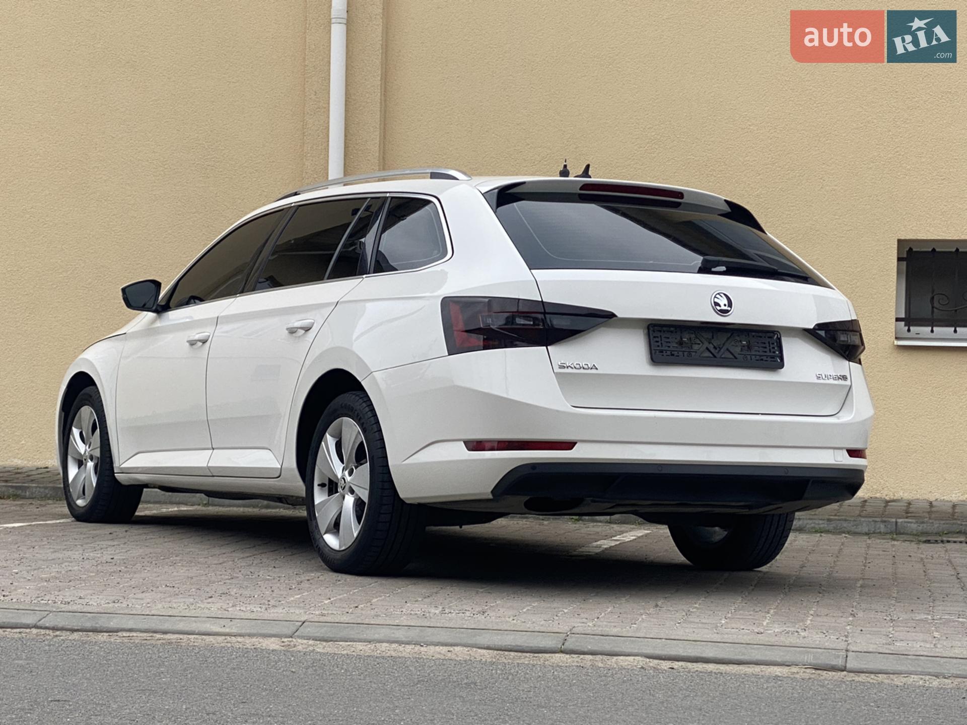 2017 Skoda Superb - мініатюра 23