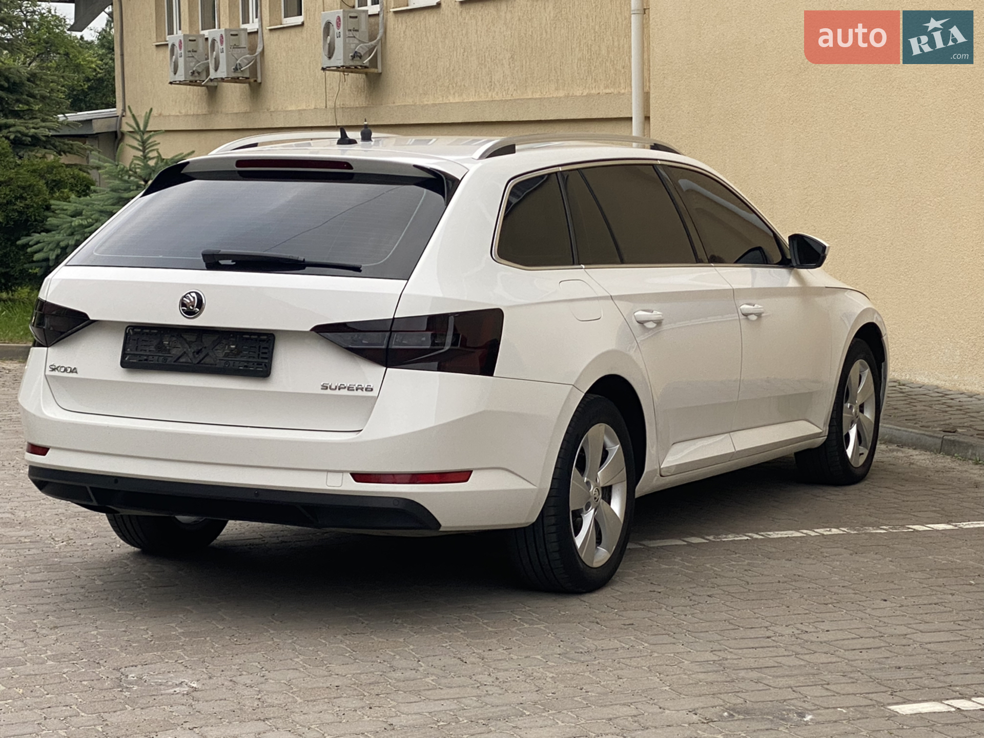 2017 Skoda Superb - мініатюра 27