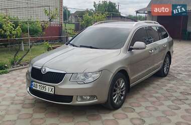 Универсал Skoda Superb 2013 в Тростянце
