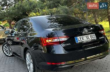 Ліфтбек Skoda Superb 2016 в 