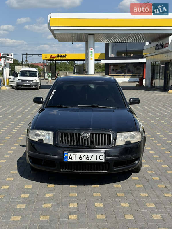 Лифтбек Skoda Superb 2004 в 