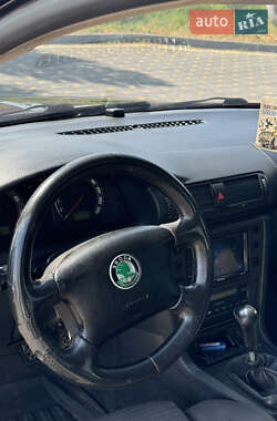Лифтбек Skoda Superb 2004 в 