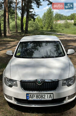 Лифтбек Skoda Superb 2011 в 