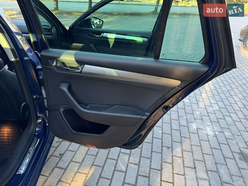Универсал Skoda Superb 2018 в Дрогобыче