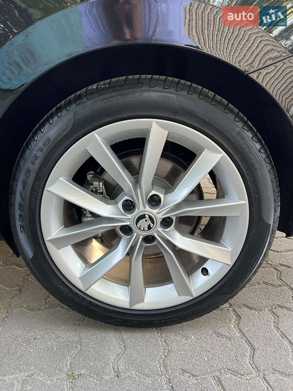 Универсал Skoda Superb 2018 в Луцке