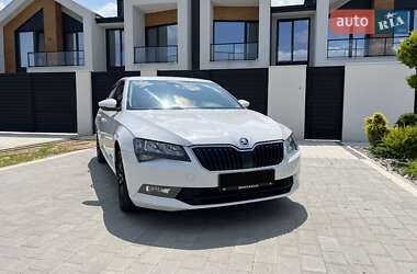 Лифтбек Skoda Superb 2016 в Ужгороде