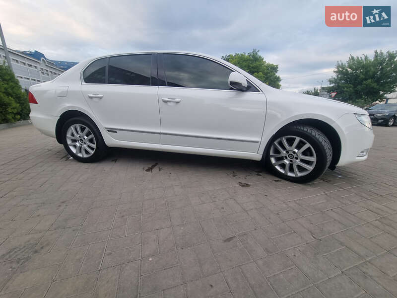 Лифтбек Skoda Superb 2012 в Днепре