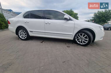 Лифтбек Skoda Superb 2012 в 