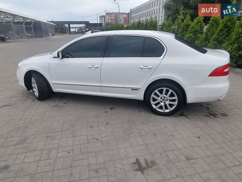 Лифтбек Skoda Superb 2012 в Днепре