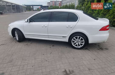 Лифтбек Skoda Superb 2012 в 