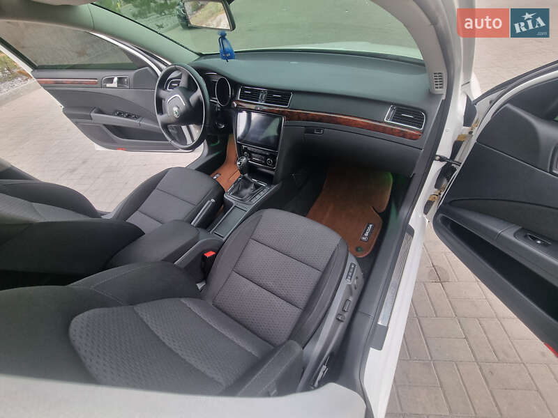 Лифтбек Skoda Superb 2012 в Днепре