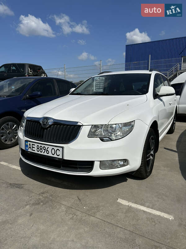 Skoda Superb 2011
