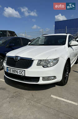 Универсал Skoda Superb 2011 в 