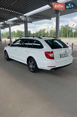 Универсал Skoda Superb 2011 в 