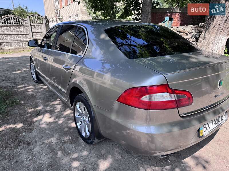 Лифтбек Skoda Superb 2012 в Каменец-Подольском