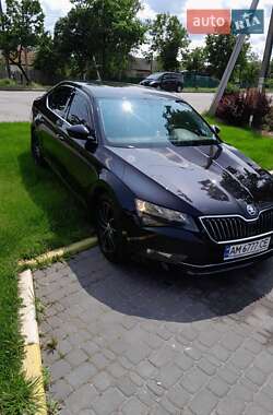 Лифтбек Skoda Superb 2016 в 