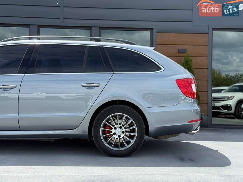 Универсал Skoda Superb 2011 в Ровно