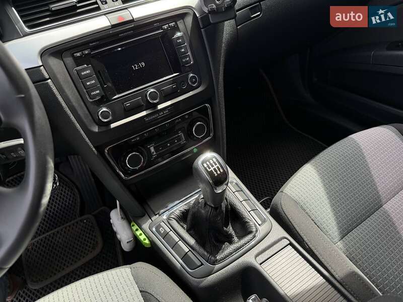 Универсал Skoda Superb 2011 в Ровно