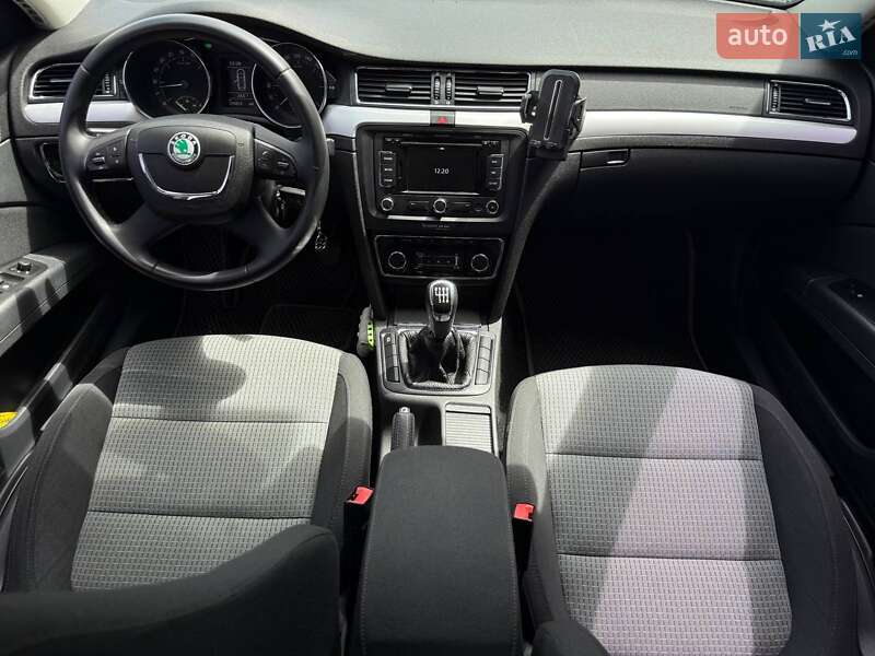 Универсал Skoda Superb 2011 в Ровно