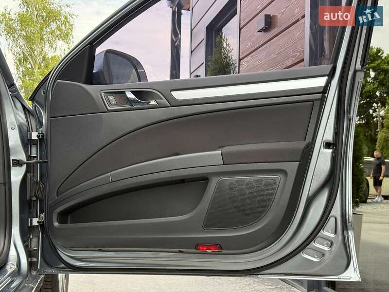 Универсал Skoda Superb 2011 в Ровно