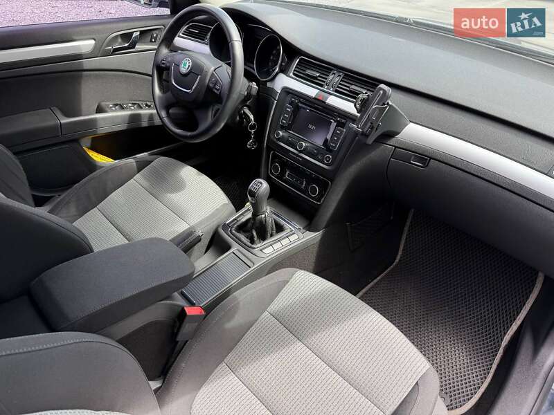 Универсал Skoda Superb 2011 в Ровно