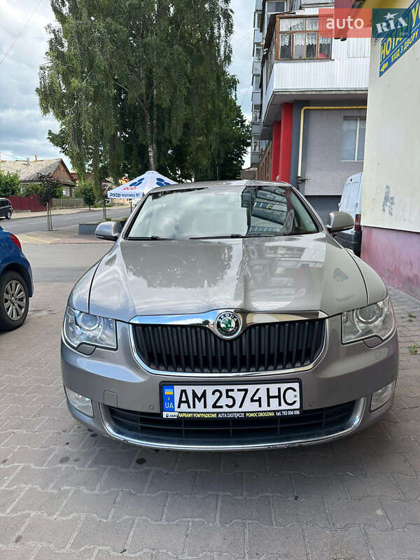 Лифтбек Skoda Superb 2008 в Звягеле