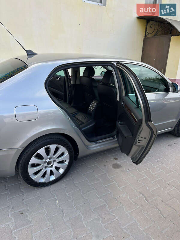 Лифтбек Skoda Superb 2008 в Звягеле