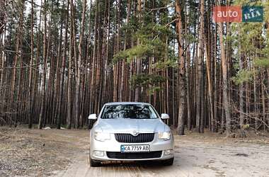 Лифтбек Skoda Superb 2013 в 