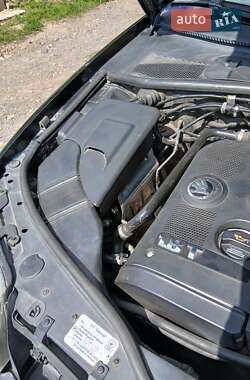 Лифтбек Skoda Superb 2004 в 