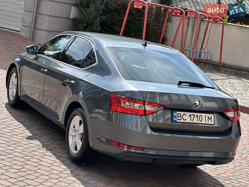 Ліфтбек Skoda Superb 2015 в Івано-Франківську
