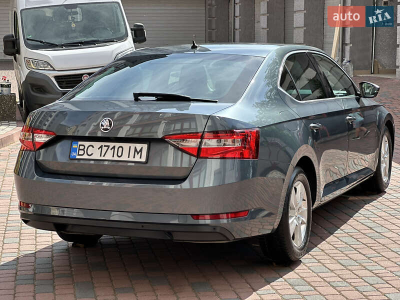 Ліфтбек Skoda Superb 2015 в Івано-Франківську