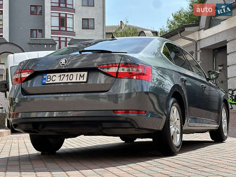 Ліфтбек Skoda Superb 2015 в Івано-Франківську
