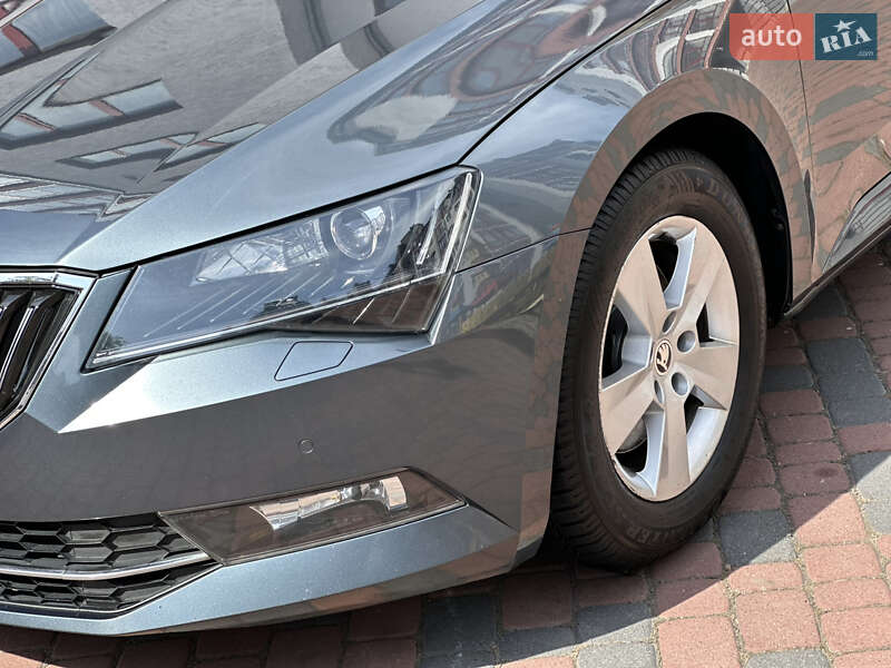 Ліфтбек Skoda Superb 2015 в Івано-Франківську