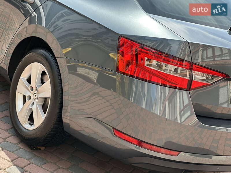 Ліфтбек Skoda Superb 2015 в Івано-Франківську