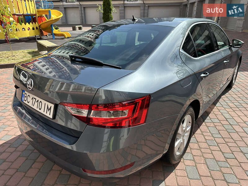 Ліфтбек Skoda Superb 2015 в Івано-Франківську
