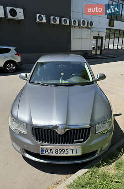 Лифтбек Skoda Superb 2012 в 