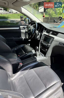 Лифтбек Skoda Superb 2012 в 