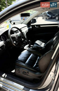 Лифтбек Skoda Superb 2012 в 