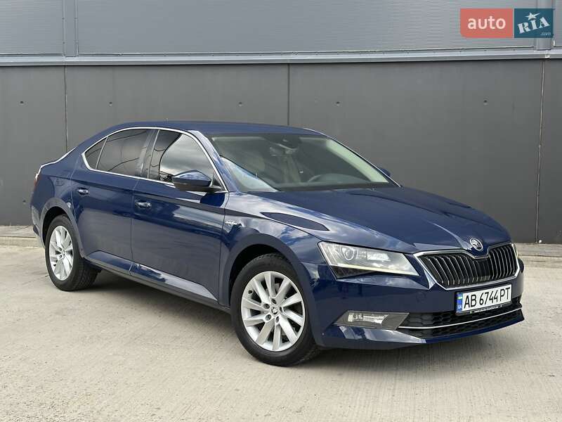 Лифтбек Skoda Superb 2016 в Киеве