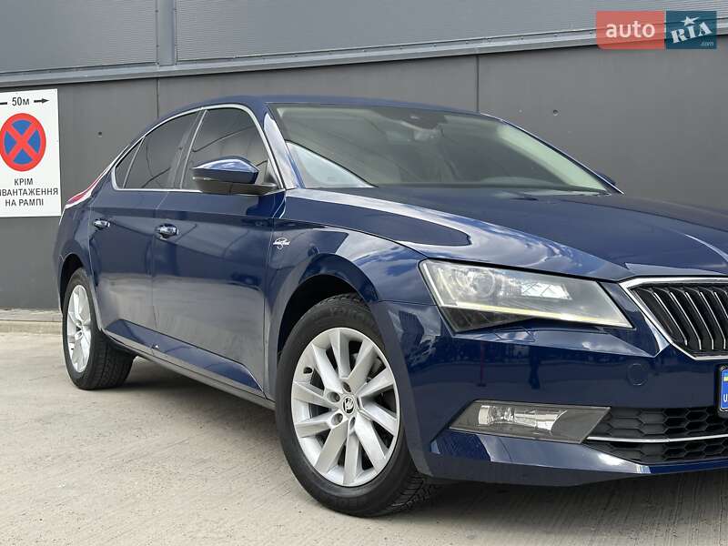 Лифтбек Skoda Superb 2016 в Киеве