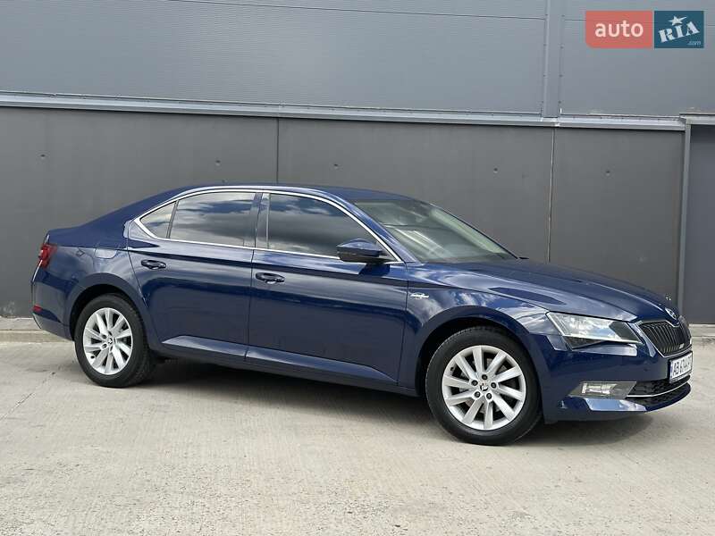 Лифтбек Skoda Superb 2016 в Киеве