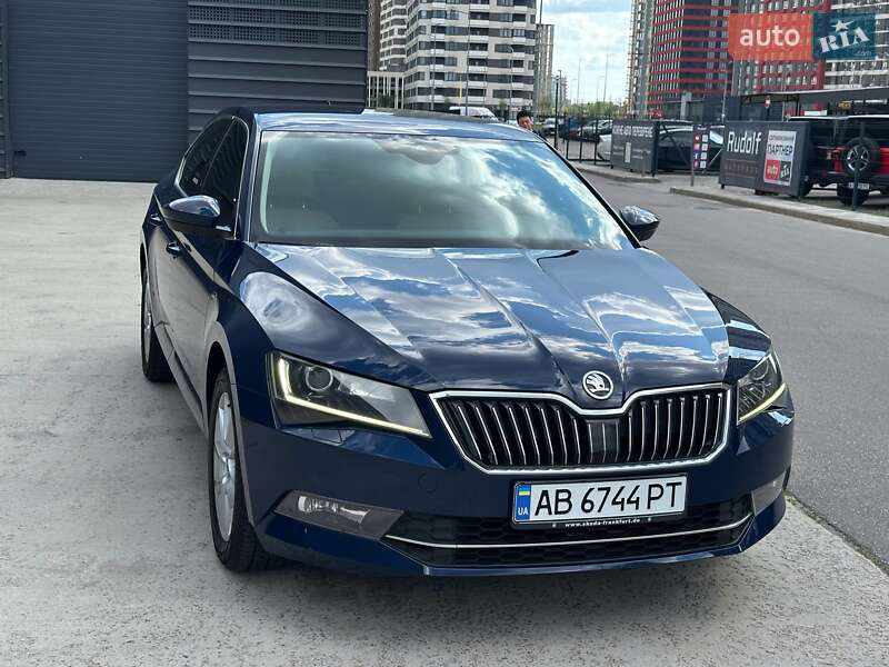Лифтбек Skoda Superb 2016 в Киеве