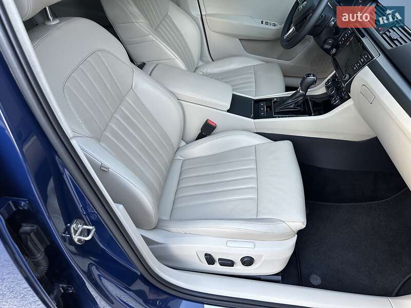 Лифтбек Skoda Superb 2016 в Киеве